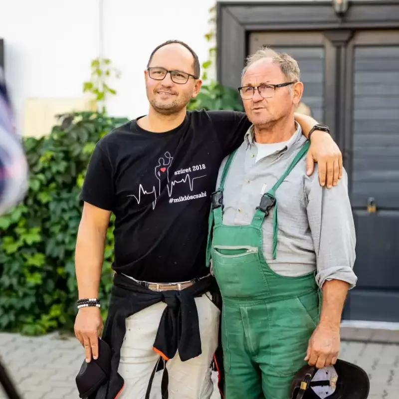 Ismerj meg minket Ismerj meg minket